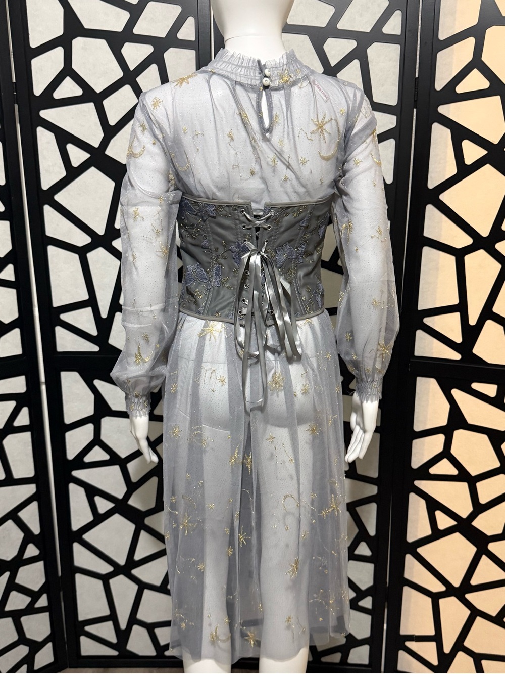 Grey Butterfly Embroidered Corset Top - M - Picture 6 of 7